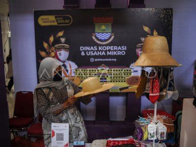 Gelar Produk Unggulan Khas Daerah Antara Foto