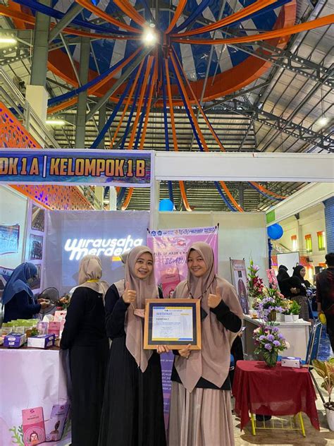 SELAMAT TIM FKIK UNISMUH RAIH RUNNER UP 2 LOMBA WIRAUSAHA MERDEKA