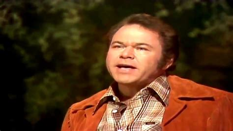 Roy Clark - Yesterday When I Was Young Chords - Chordify