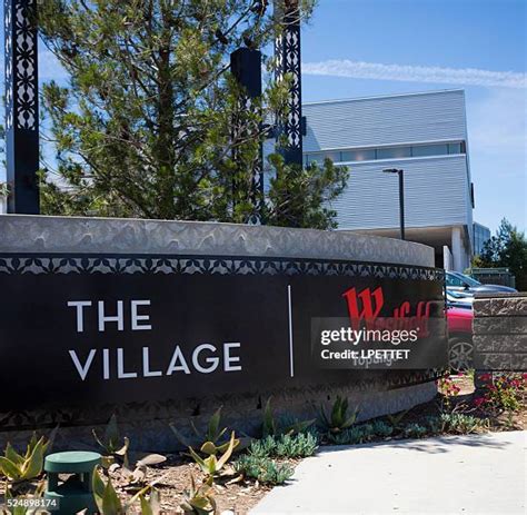 Westfield Topanga Mall Photos And Premium High Res Pictures Getty Images