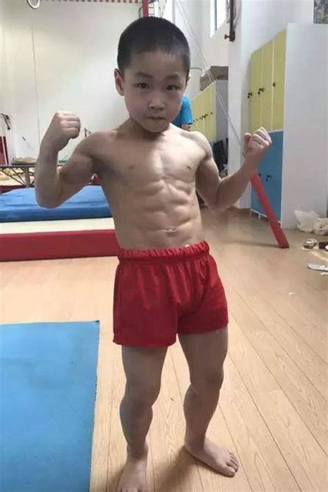 No Mood To Workout This 7 Year Old Chinese Boy With 8 Pack Abs Is All