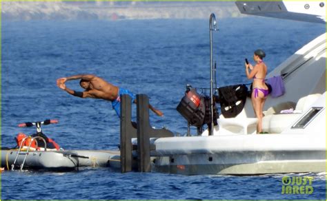Usher Goes Shirtless During Yacht Day In Italy With Wife Jenn Goicoechea Photo Bikini
