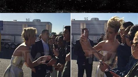 Katy Perry Roars Like Crazed Fan ... at Crazed Fan