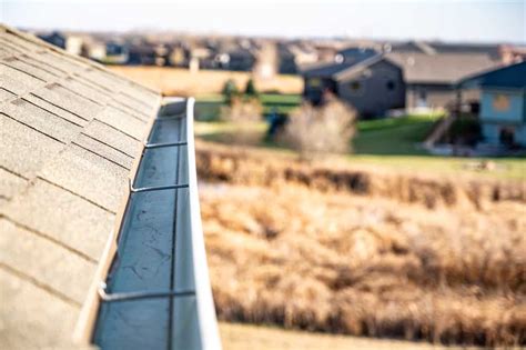 How To Clean Gutters Without A Ladder With Steps