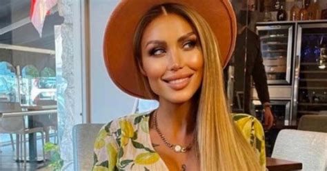 Джулиана Гани пусна първи официални снимки с бременното коремче и ...