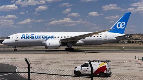 Air Europa B788 EC MMX V2 AviaShots Konrad Wyszynski Flickr