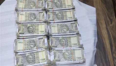 Fake Currency Notes Of Rs 291 Lakh Face Value Seized 2 Held Daily