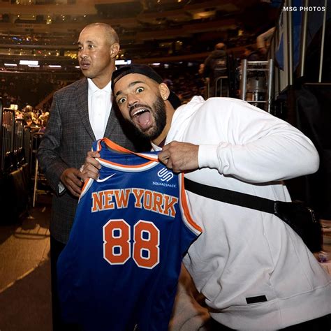 Photos NBA Legend John Starks Welcomes Ricochet To MSG Nba Legends