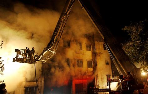 Brand in Textilfabrik C A ließ in Bangladesch produzieren DER SPIEGEL