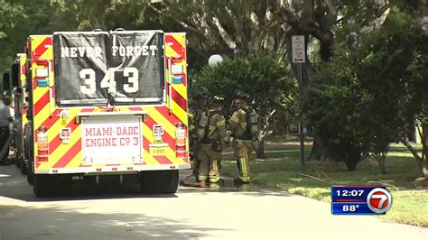 Firefighters Battle Flames Inside SW Miami Dade Townhouse WSVN 7News