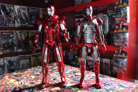 Masterless Hot Toy Iron Man Silver Centurion Mark Xxxiii