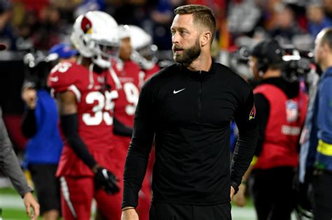 Kliff Kingsbury Interviews With Texans After Exotic Vacation With