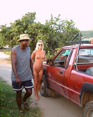 Ehefrauen Im Urlaub In Afrika Und Was Sie So Treiben Porno Bilder Sex