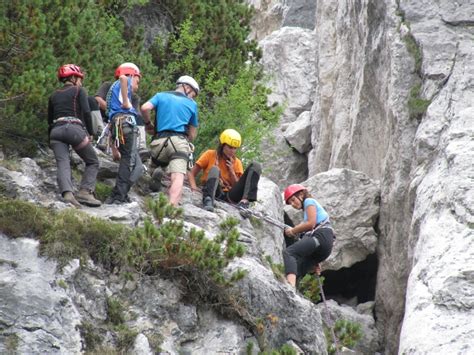 Scuola Carnica Di Alpinismo E Scialpinismo CIRILLO FLOREANINI