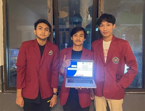 Keren Tiga Mahasiswa Umm Raih Juara Debat Nasional Klikmu