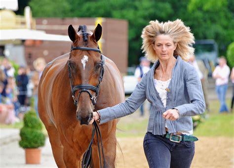 Lucinda Fredericks Sells Flying Finish Caroline Powell Takes Over Ride