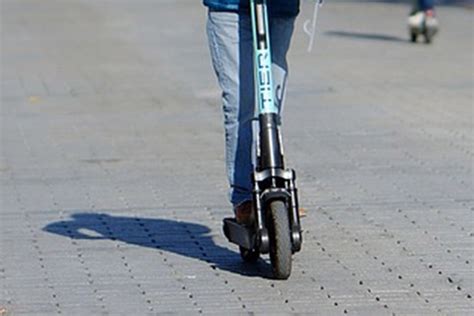 Maloljetnik na triježnjenju Vozio romobil sa 1 83 promila alkohola u krvi