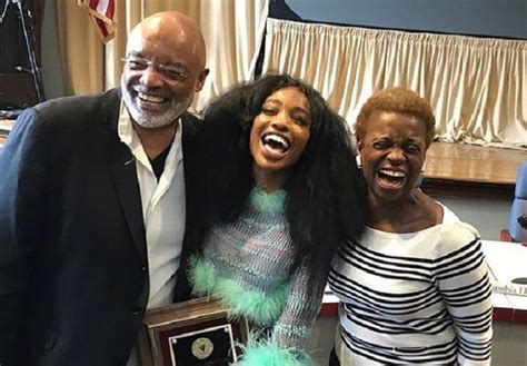 SZA Parents: Who Are The Singer's Parents?