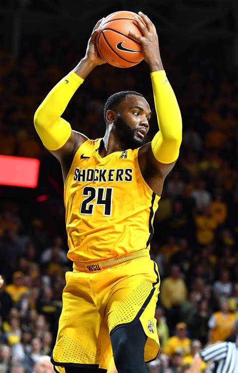 Gregg Marshall accused of punching Wichita State player, choking assistant
