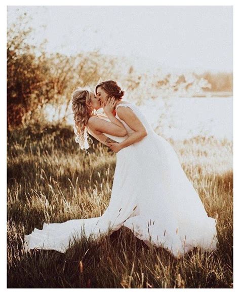 Discover Lesbian Couple Poses And Lesbian Couple Ideas Couple Posing Couples Photoshoot