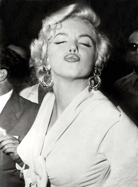 Pin On Marilyn Monroemost Beautiful Woman Ever