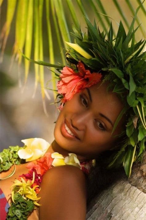 Pin By Carlos Albor On Oahu Hawaii Hawaiian Woman Hawaiian Dancers