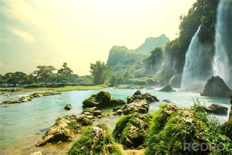 Fototapete Retro Wasserfall in Vietnam nach Maß myredro de