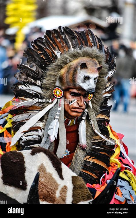 Native American Costume Stock Photo Alamy
