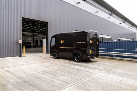 Ups Invests In Arrival Orders 10000 Electric Delivery Vehicles