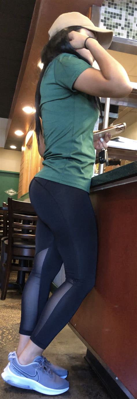 Latina In Nike Leggings At The Wing Shop Spandex Leggings Yoga Pants Forum