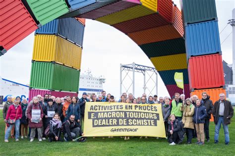 Action De Greenpeace Sur Le Terminal M Thanier Flottant Du Havre Le