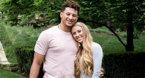 Patrick Mahomes' Girlfriend Brittany Matthews Drops Bikini Pics on Haters Saying "He Can Do ...