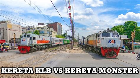 Langka Nonton Kereta Api Klb Bandul Keluar Dari Stasiun Jakarta