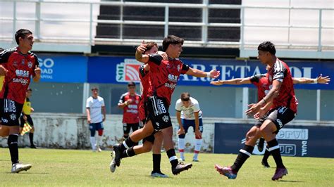 La Reserva De Central C Rdoba Cerr El A O Con Una Ag Nica V Ctoria