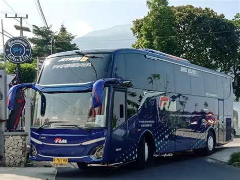 bus  ruang motor indonesia transportasi pariwisata