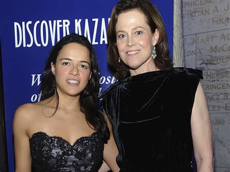 Michelle Rodriguez Y Sigourney Weaver Protagonizar N Tomboy A