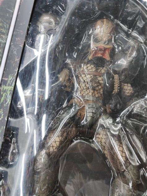 Hot Toys Classic Predator Mms Hobbies Toys Toys Games On Carousell