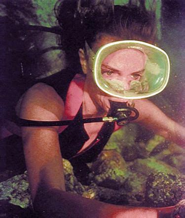 Pin By David Friesen On Pretty Babe Scuba Girl Scuba Diver Girls