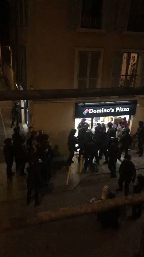 Ab M Dia On Twitter Suite De La Sc Ne Les Policiers Ressortent Une