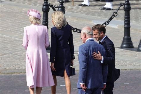 Photo Leurs Majest S Le Roi Charles Iii Et La Reine Camilla Sont