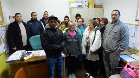 Les parents délèves occupent lécole George Sand Chartres 28000