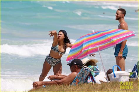 Shirtless Stephen Curry Hits The Beach With Wife Ayesha Photo 3918202