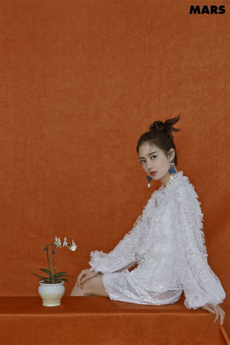 China Entertainment News Chen Yuqi Poses For Photo Shoot