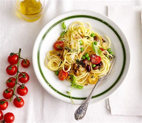 Linguine Mit Erbsen Und Kirschtomaten Rezept Italienische Speisen