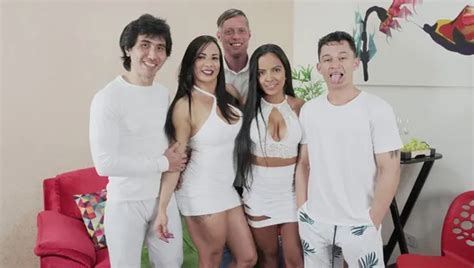 Couple Caught Having Sex Outdoors Xhamster