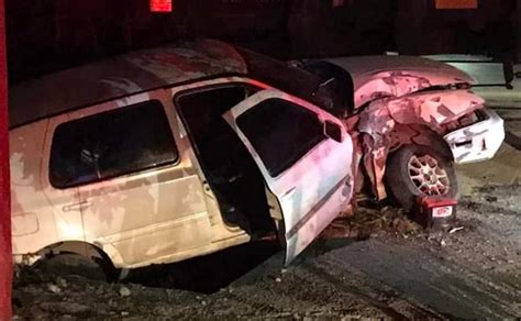 Tren Embiste Camioneta Que Intent Ganarle El Paso En Linares Hay