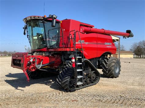 Case Ih Axial Flow Combine Harvesting Wheat Off