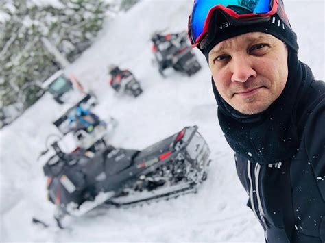 Jeremy Renner En Estado Grave Tras Accidente En La Nieve