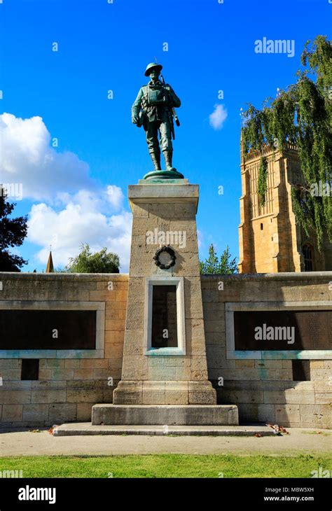 The War Memorial in Abbey Park, Evesham, Worcestershire, England ...