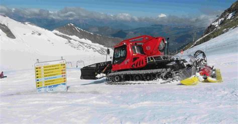 Polizei Sucht Zeugen Snowboarder Geriet Unter Pistenraupe Und Starb